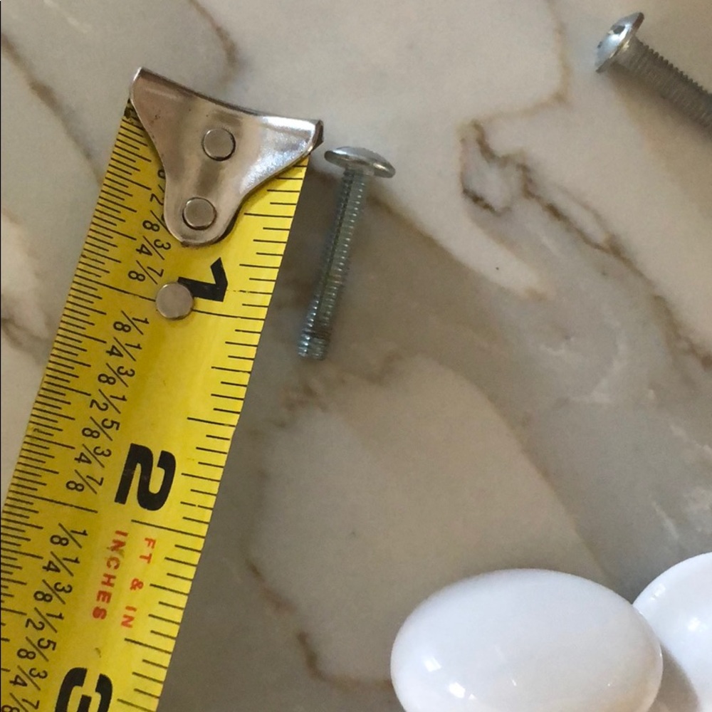 White knobs (6) - Picture 4 of 5